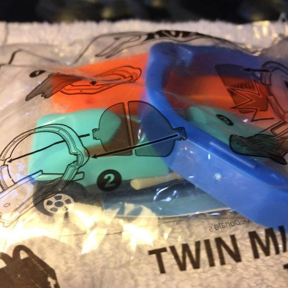 Hot Wheel Kids Meal Toy - Picture 4 of 5